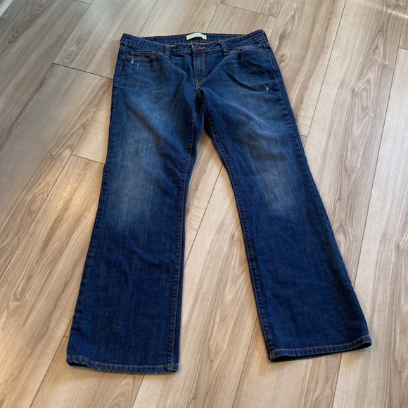 EUC Levi’s Low Boot Cut 545 Jeans - Size 16 - Picture 3 of 10